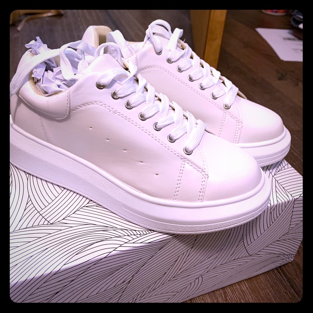 White chunky pointe Sneakers 👟